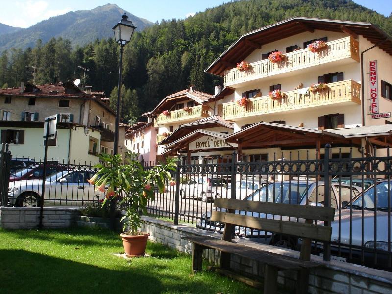 Hotel Denny Pinzolo Ngoại thất bức ảnh