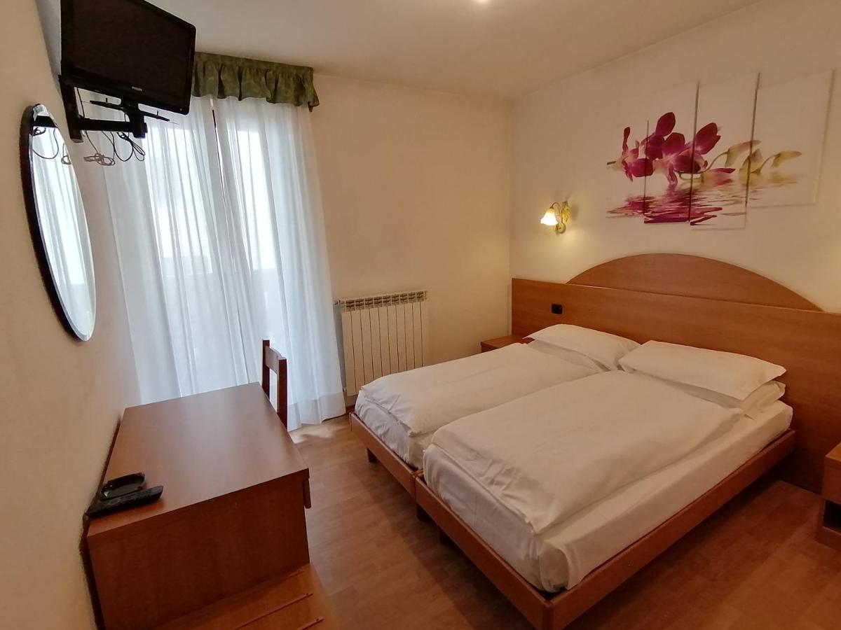 Hotel Denny Pinzolo Ngoại thất bức ảnh