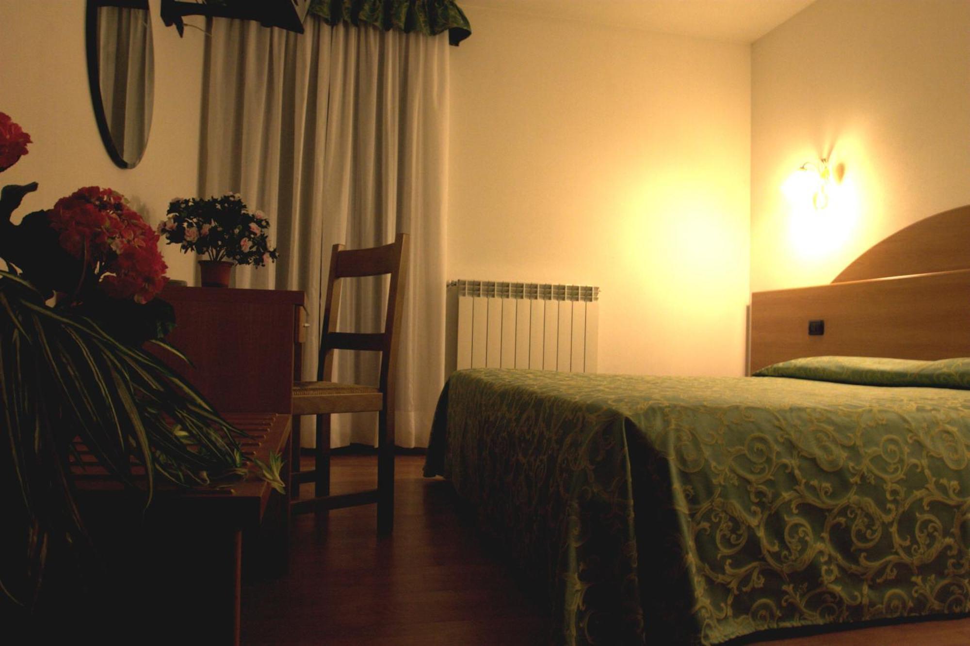 Hotel Denny Pinzolo Ngoại thất bức ảnh