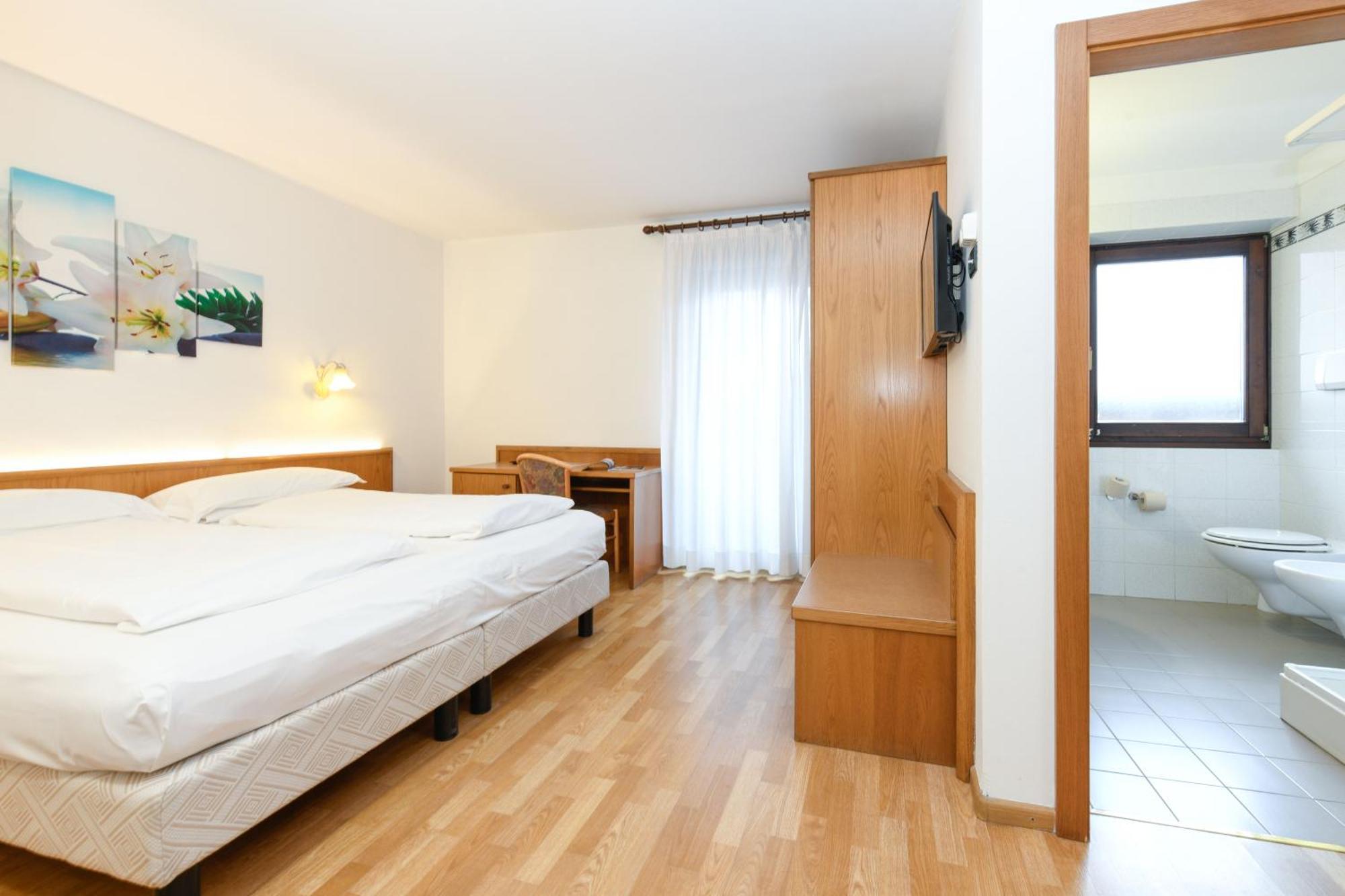 Hotel Denny Pinzolo Ngoại thất bức ảnh