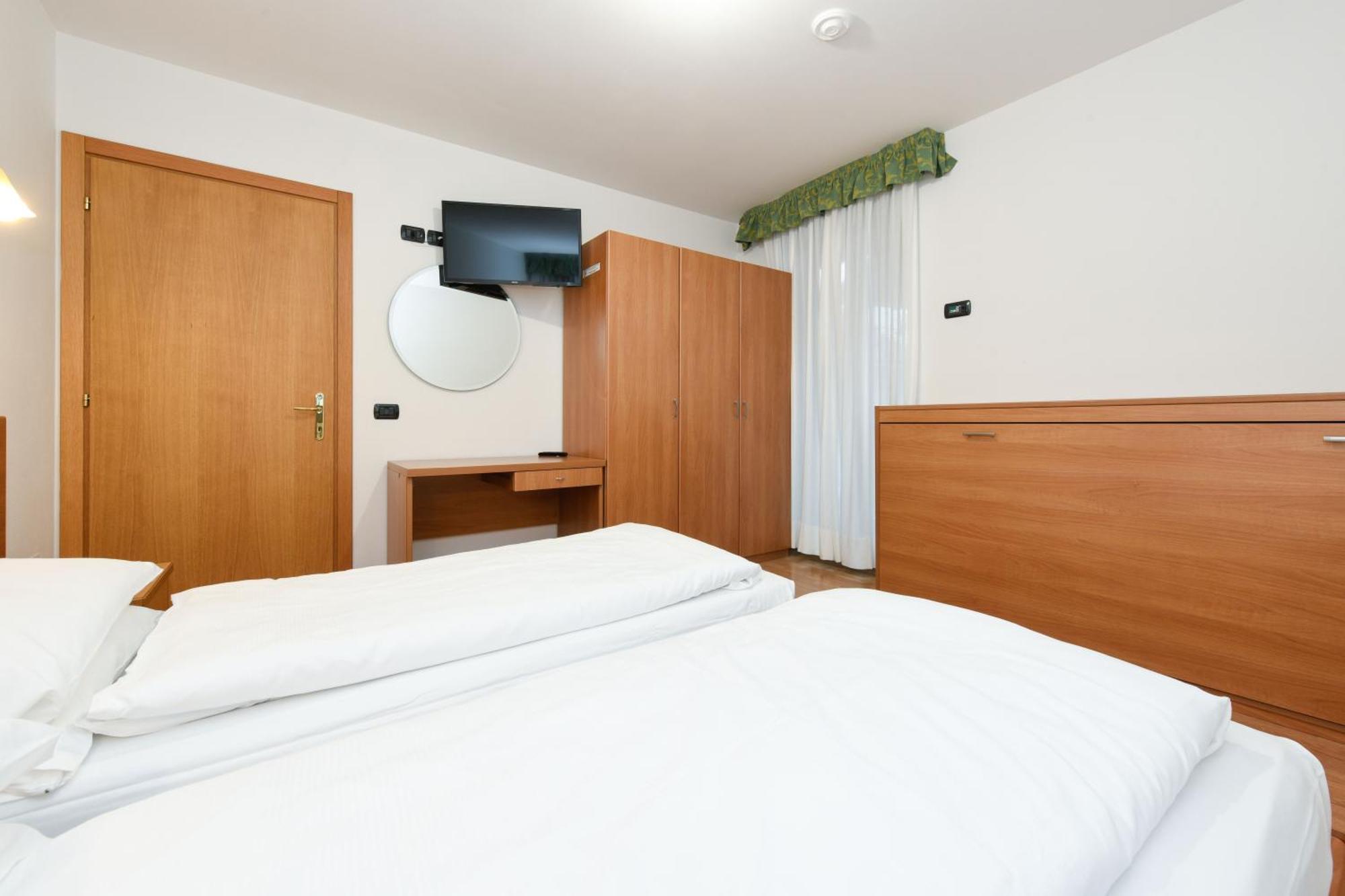 Hotel Denny Pinzolo Ngoại thất bức ảnh