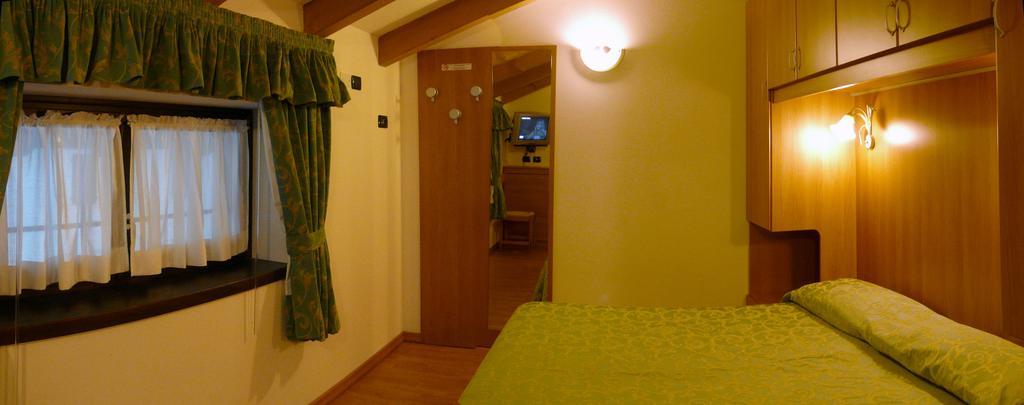 Hotel Denny Pinzolo Phòng bức ảnh