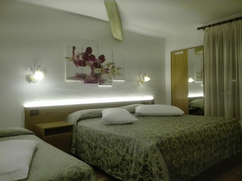 Hotel Denny Pinzolo Ngoại thất bức ảnh
